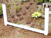 バイナルフェンスの施工方法/水平を確認する