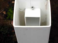 バイナルフェンスの施工方法/ビスの取り付け