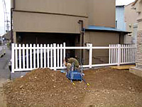 バイナルフェンスの施工方法/フェンスを組む