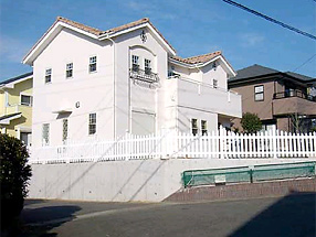 �É��� �O���s�̎{�H��